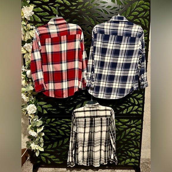 🔥3 Plaid Shirts (2 Small Old Navy + 1 Med SO) for one LOW price!!! - Picture 2 of 8